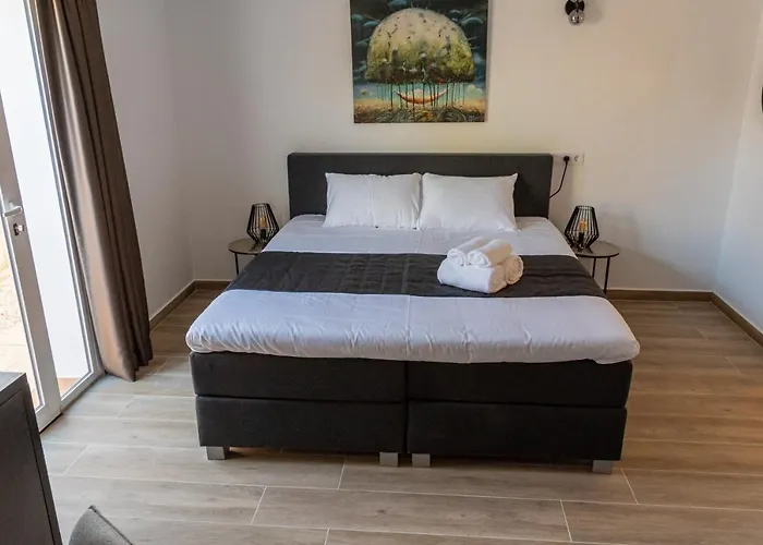Casa De ámbar, 4*